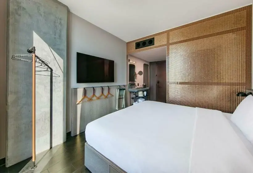 اتاق استاندارد با تخت بزرگ, Moxy Downtown Los Angeles