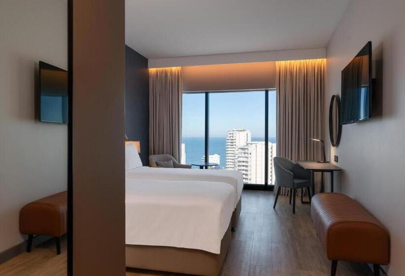 اتاق اجرایی با تخت بزرگ, Radisson Blu Hotel, Durban Umhlanga