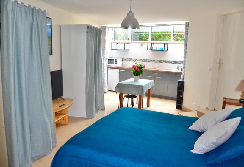 Номер Стандарт Трехместный, Le Jardin Paris