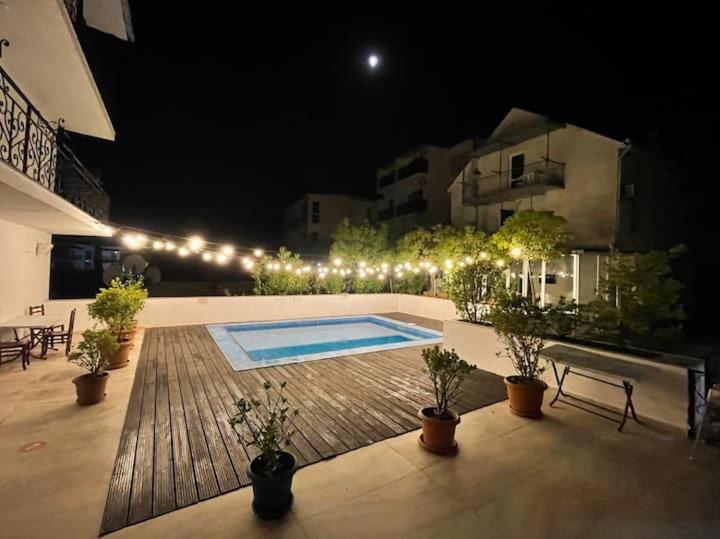 سوییت با چشم‌انداز استخر, Del Mar