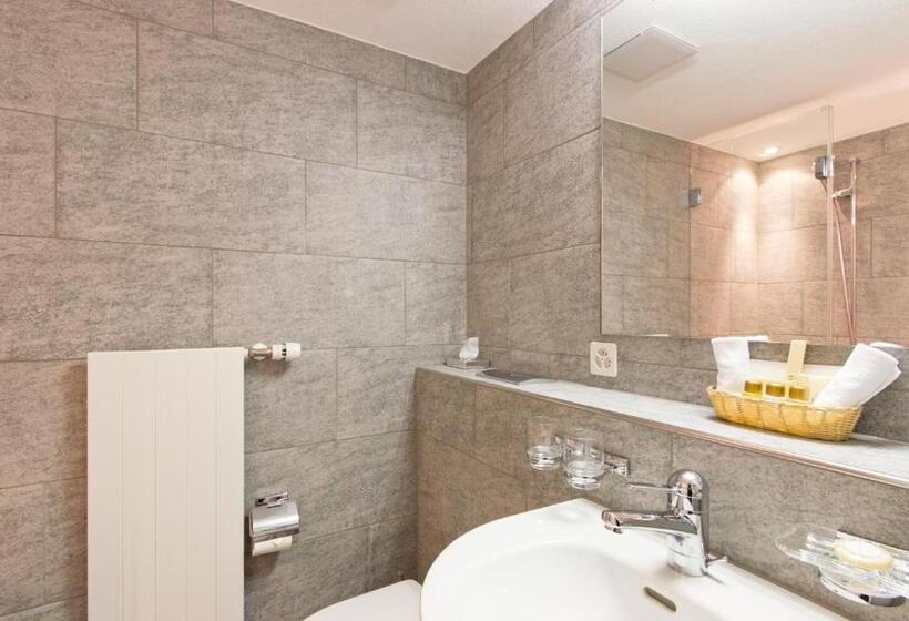 标准单人间, Edelweiss Swiss Quality