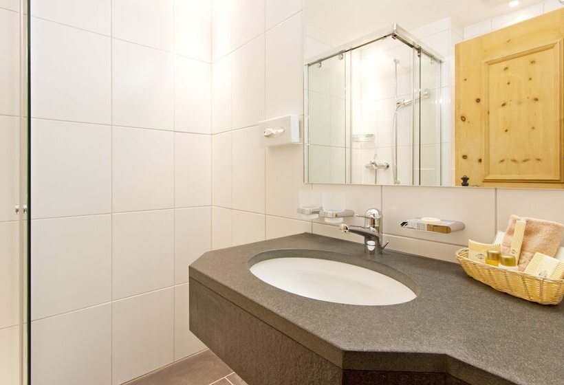 高级单人间, Edelweiss Swiss Quality