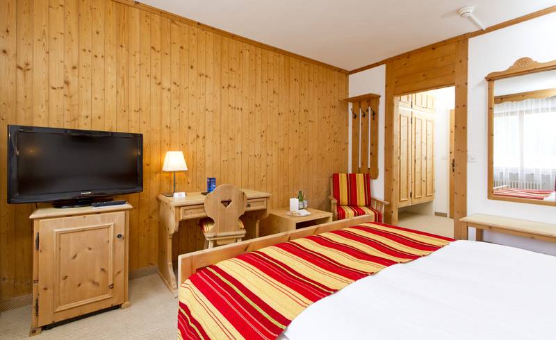 高级单人间, Edelweiss Swiss Quality