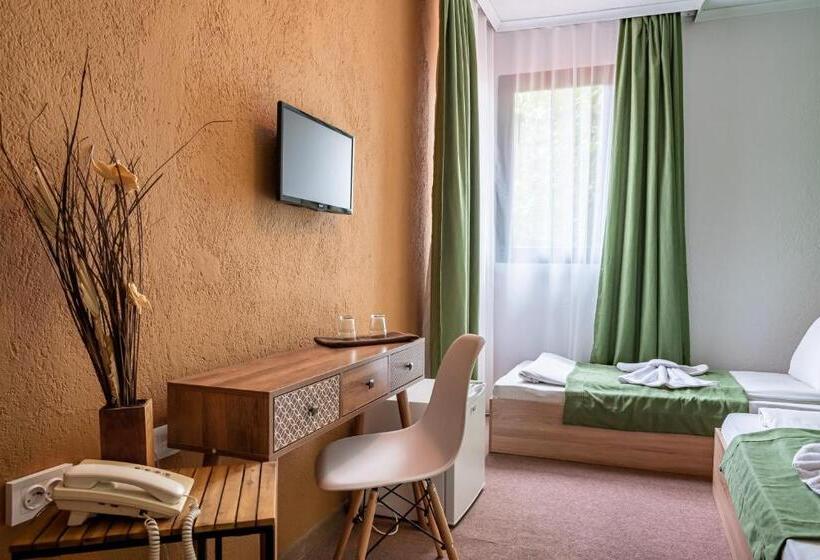 غرفة عائلية, Grami