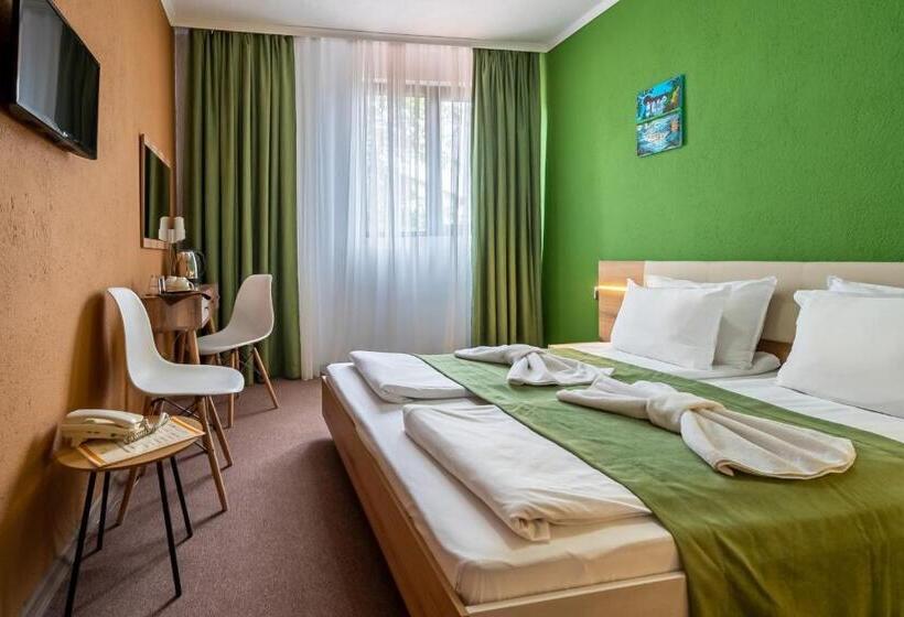 غرفة عائلية, Grami