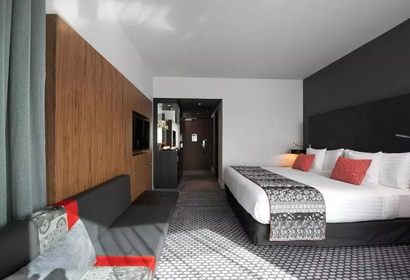 Premium room with view, Melia Paris La Defense