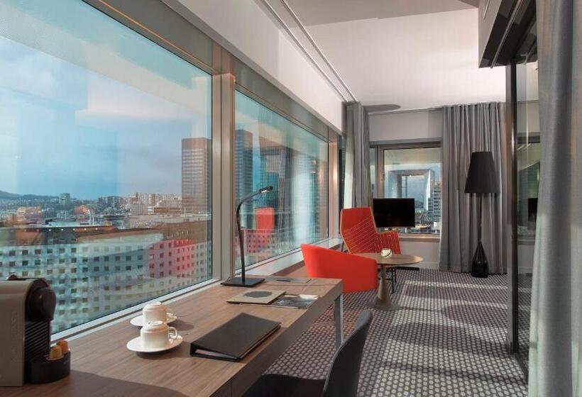 چشماندازهای پهناور سوئیت جونیور, Melia Paris La Defense