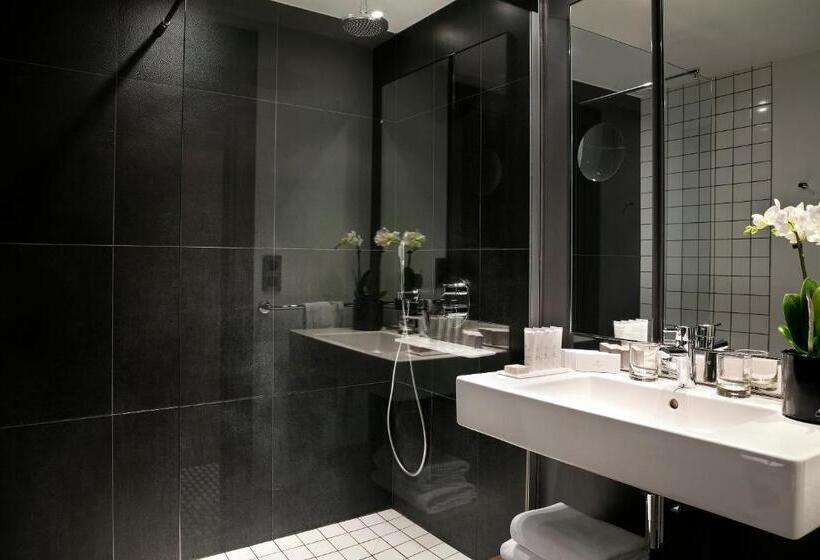 اتاق خانوادگی تودرتو, Melia Paris La Defense