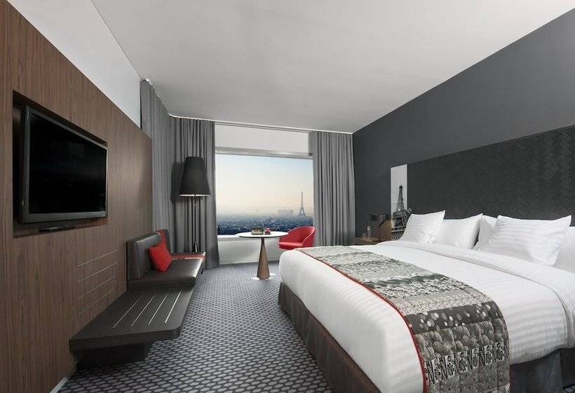 Номер Премиум, Melia Paris La Defense