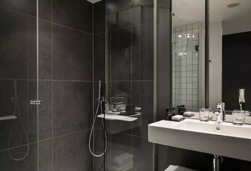 Premium room with view, Melia Paris La Defense