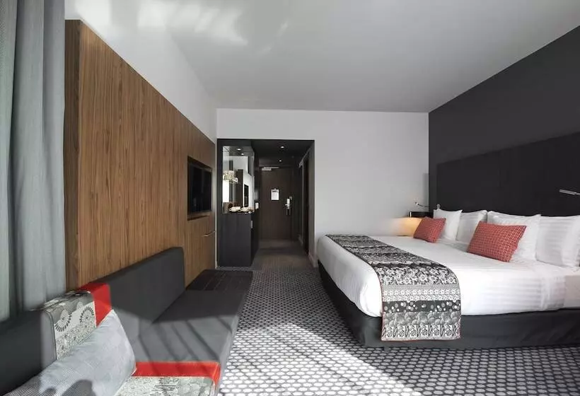 Premium room with view, Melia Paris La Defense