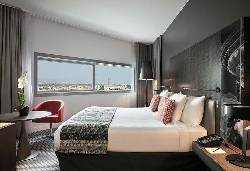 Premium room with view, Melia Paris La Defense