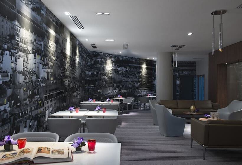 Premium room with view, Melia Paris La Defense