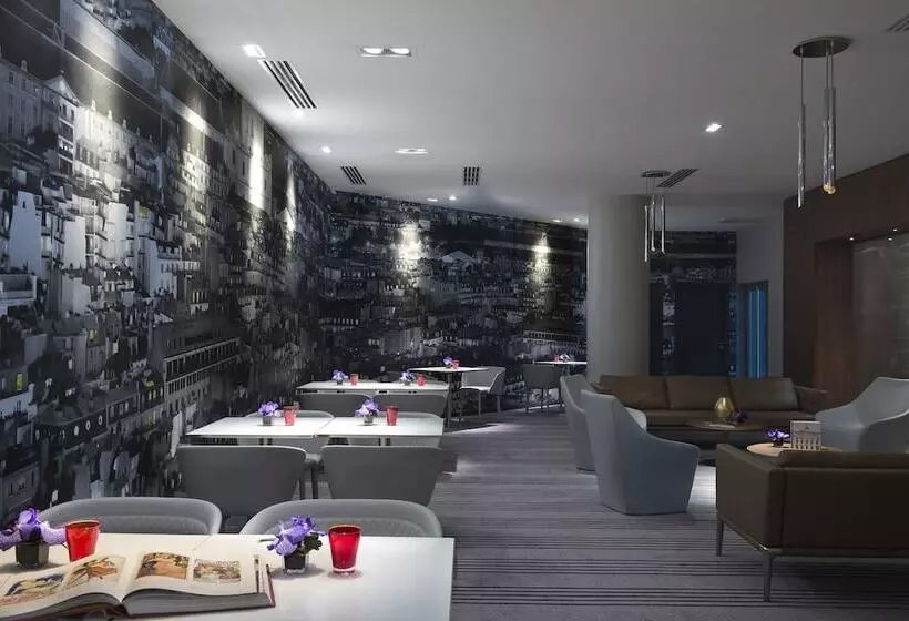 Premium room with view, Melia Paris La Defense