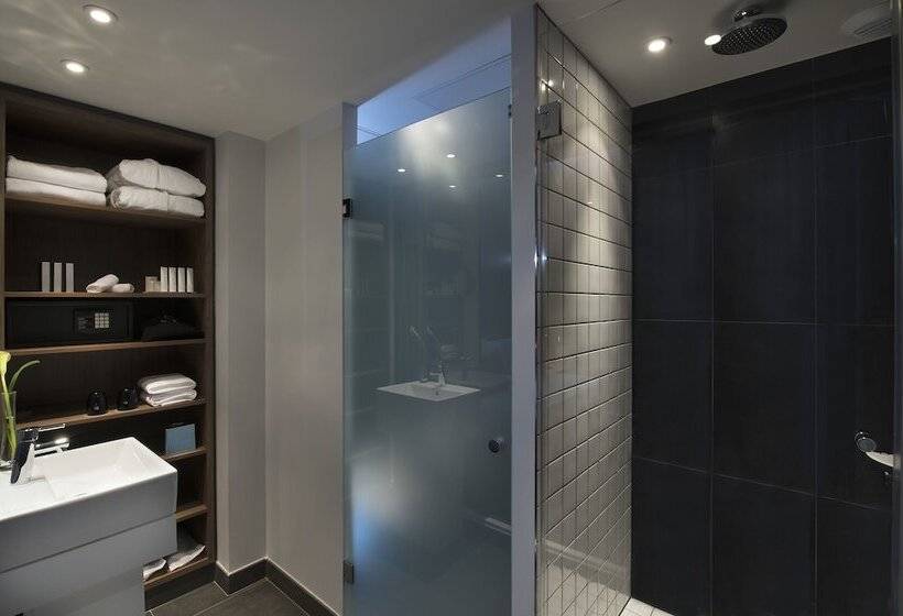 Premium room with view, Melia Paris La Defense