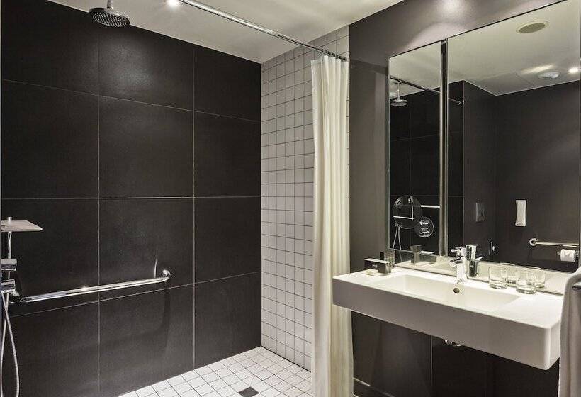 اتاق استاندارد برای معلولان, Melia Paris La Defense