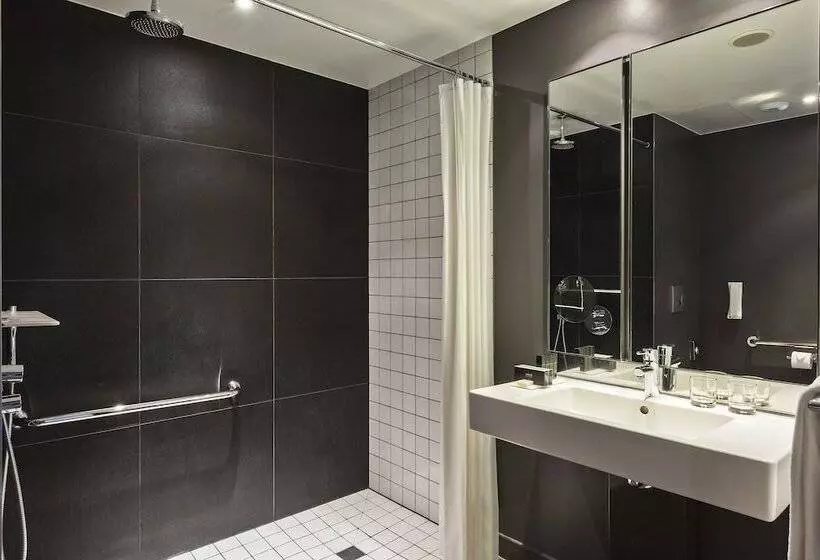 身障者適用スタンダードルーム, Melia Paris La Defense