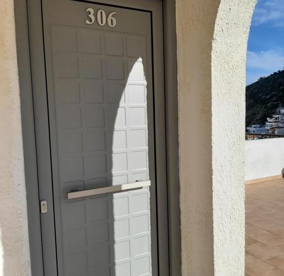 חדר סטנדרט, Ostria