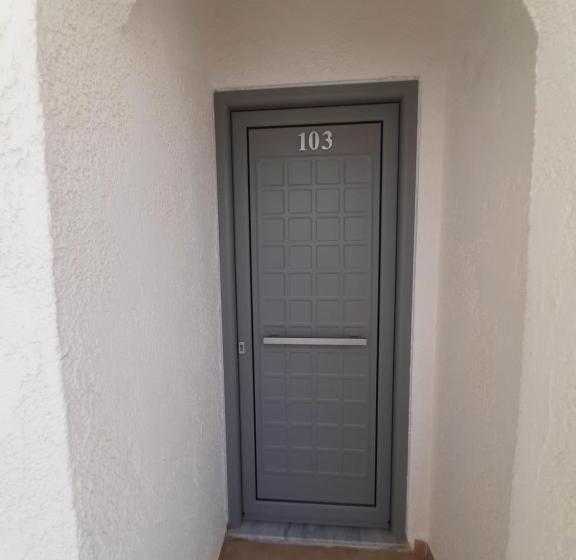 חדר סטנדרט, Ostria