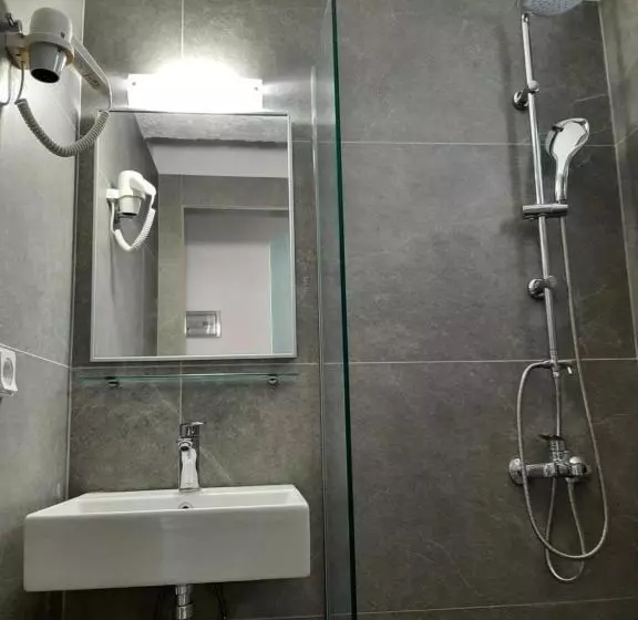 اتاق استاندارد, Ostria