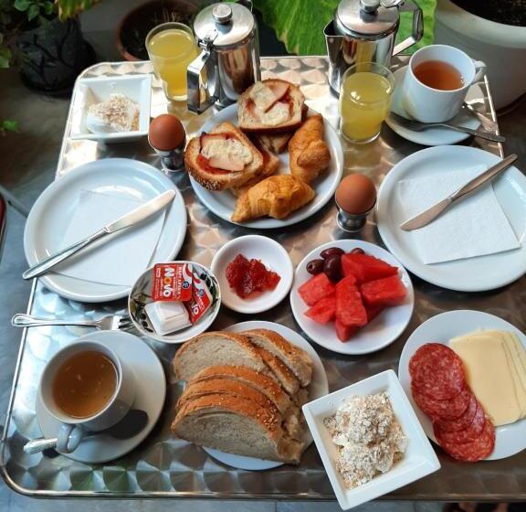 חדר סטנדרט לשלושה, Ostria