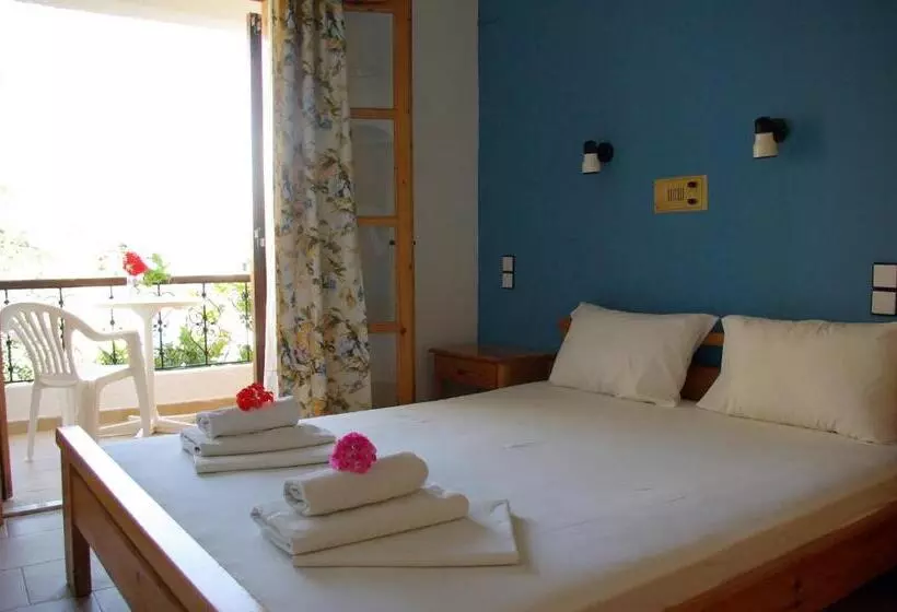 اتاق استاندارد یک نفره, Ostria