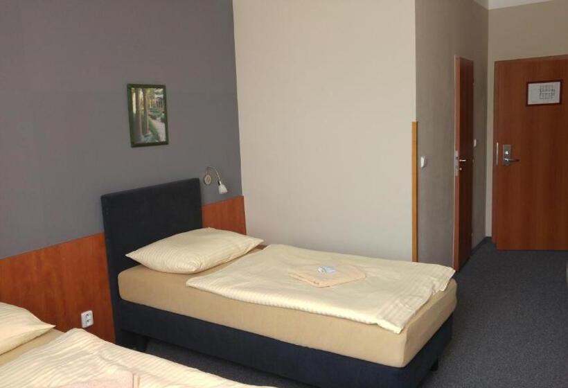 标准间, Otavarena