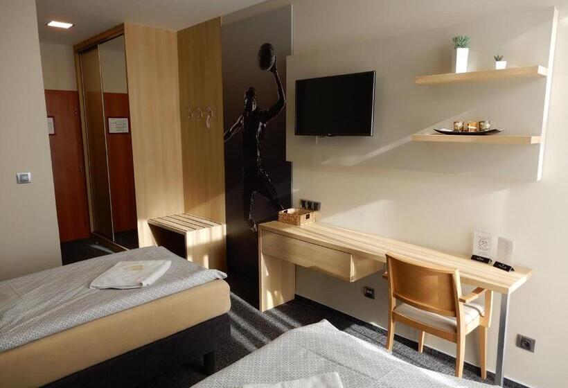 带阳台的豪华间, Otavarena