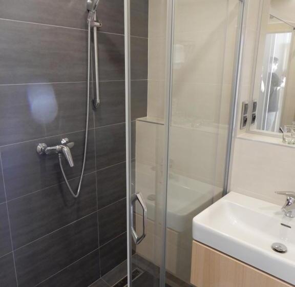 豪华房间, Otavarena