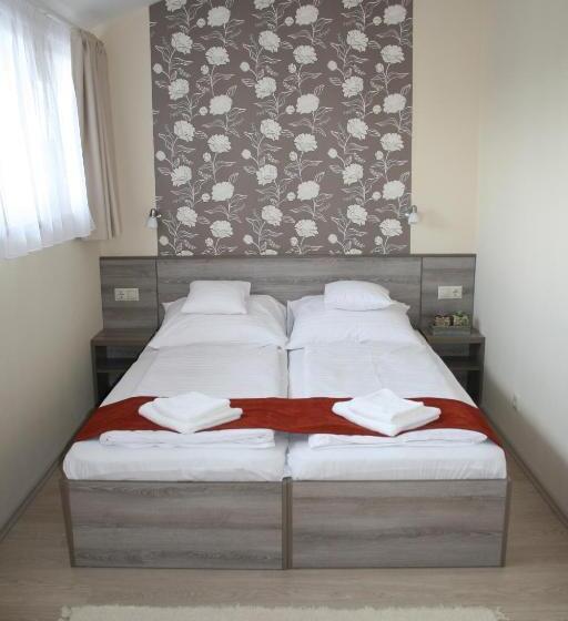 标准间, Piroska Csárda és Panzió