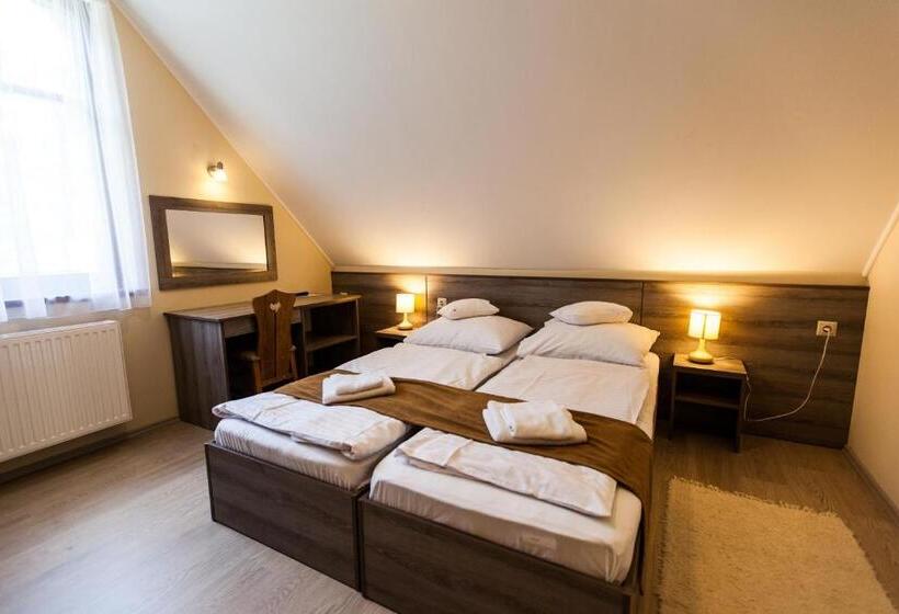 标准间, Piroska Csárda és Panzió