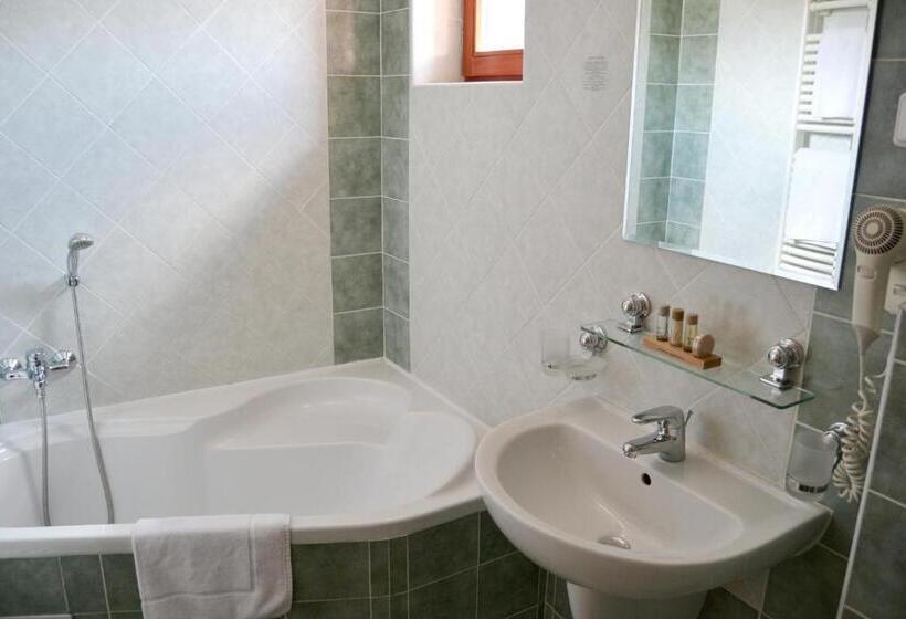 Standard Szoba, Plaza