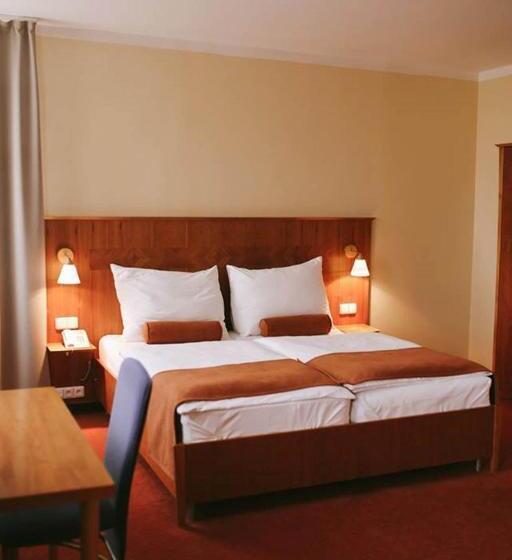 Standard Szoba, Plaza