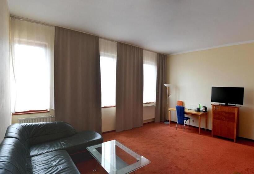 1 Szobás Apartman, Plaza