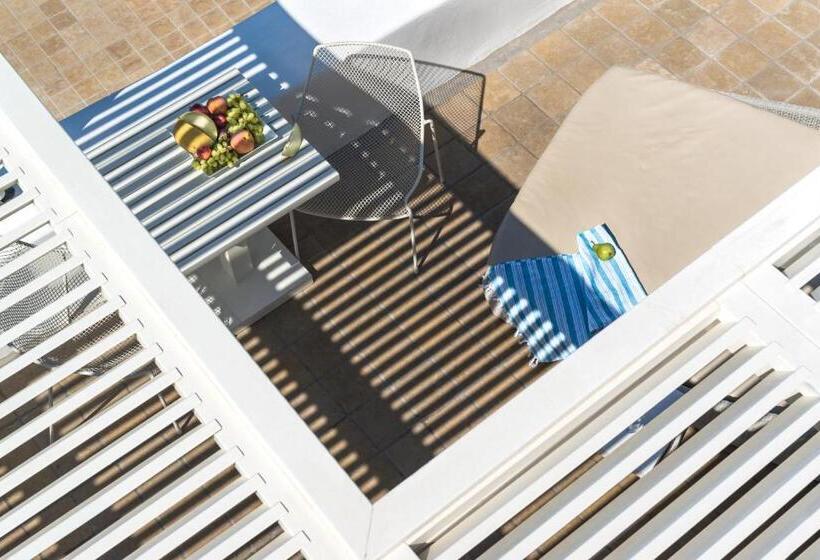 자쿠지 스위트, White Santorini