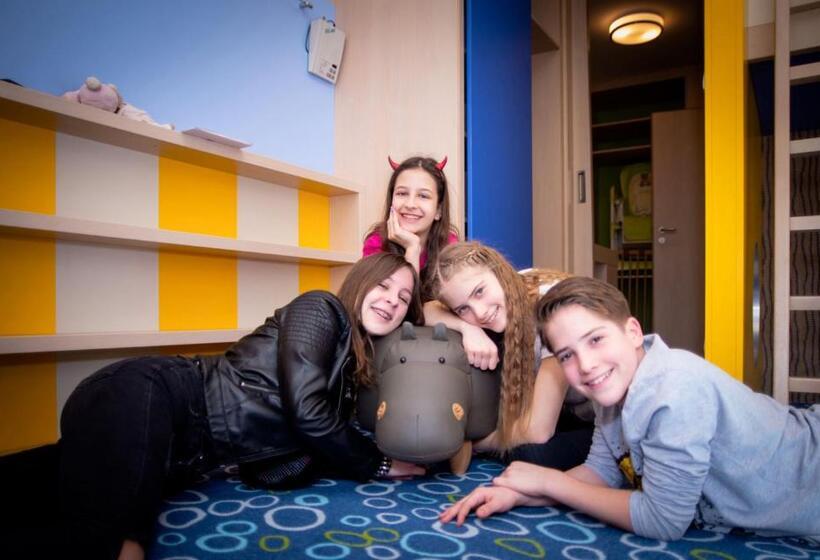 سوییت خانوادگی, Kolping Hotel Spa & Family Resort