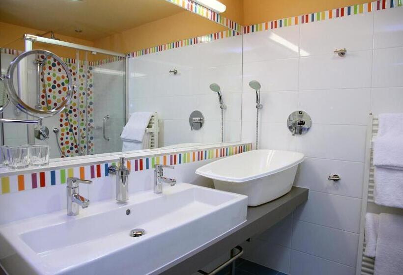 سوییت خانوادگی, Kolping Hotel Spa & Family Resort