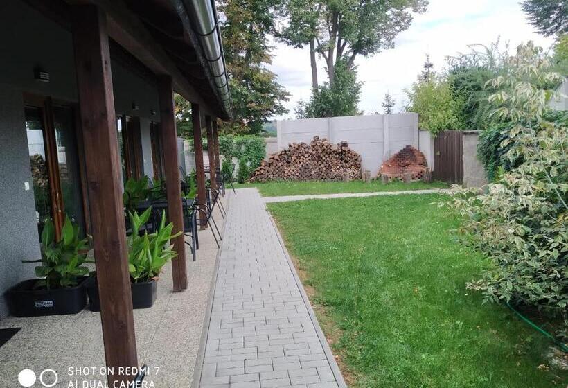 带露台的小型套房, Penzion Relax Martina