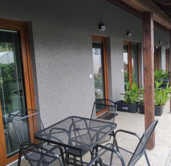 带露台的小型套房, Penzion Relax Martina