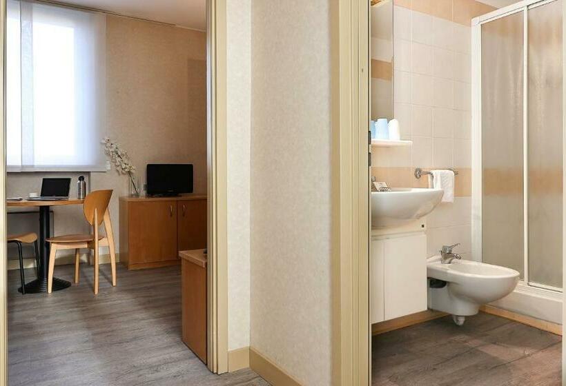 استودیوی استاندارد, Residence Cimarosa