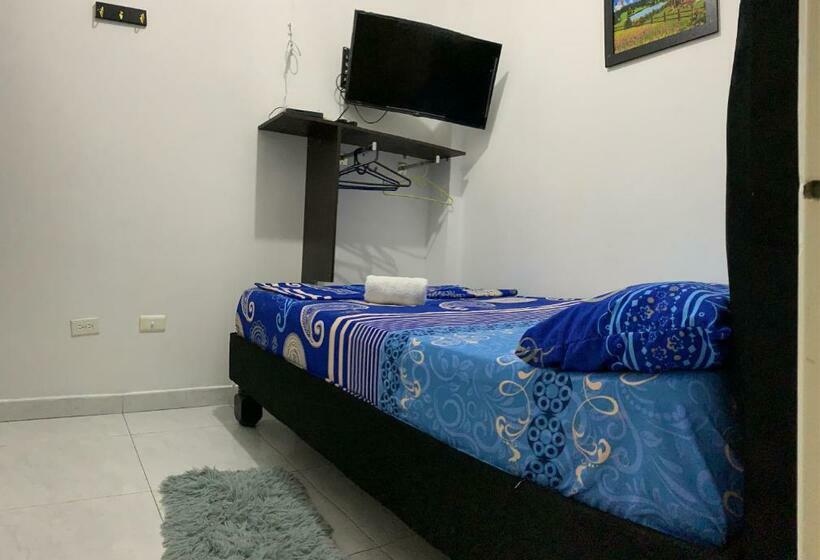 חדר דלוקס, 42 33