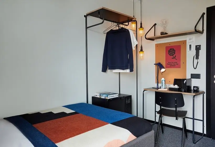 اتاق استاندارد یک نفره, The Social Hub Madrid