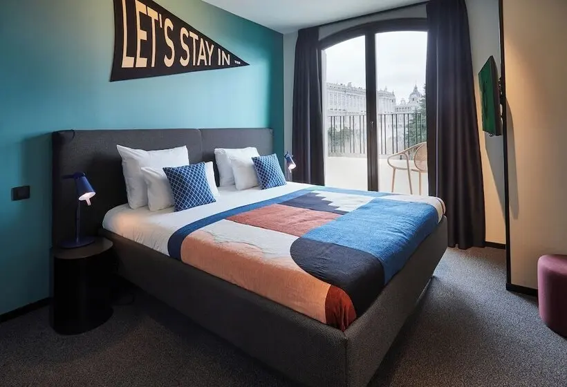 اتاق لوکس با چشم‌انداز, The Social Hub Madrid