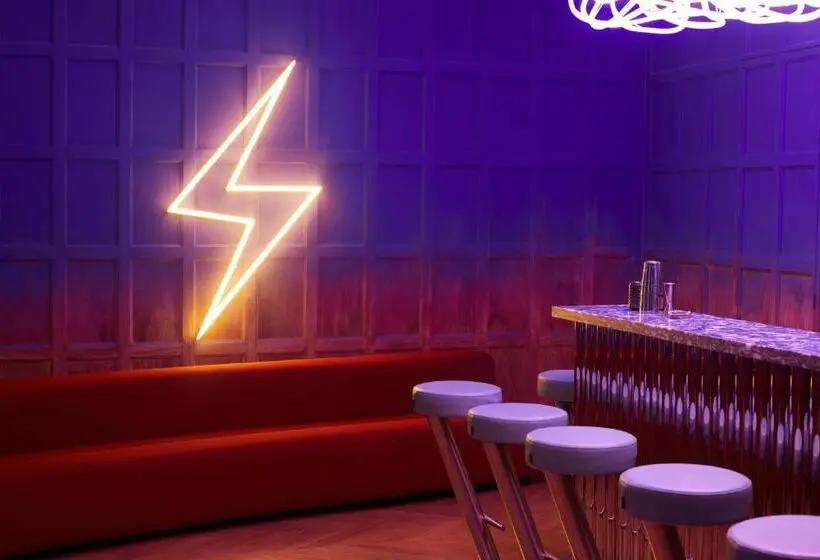 سوییت, The Social Hub Madrid