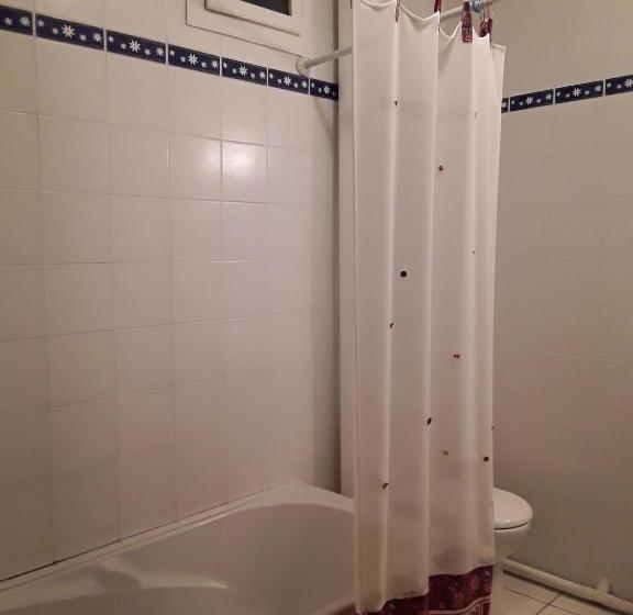 패밀리 룸, La Suite Du Peintre