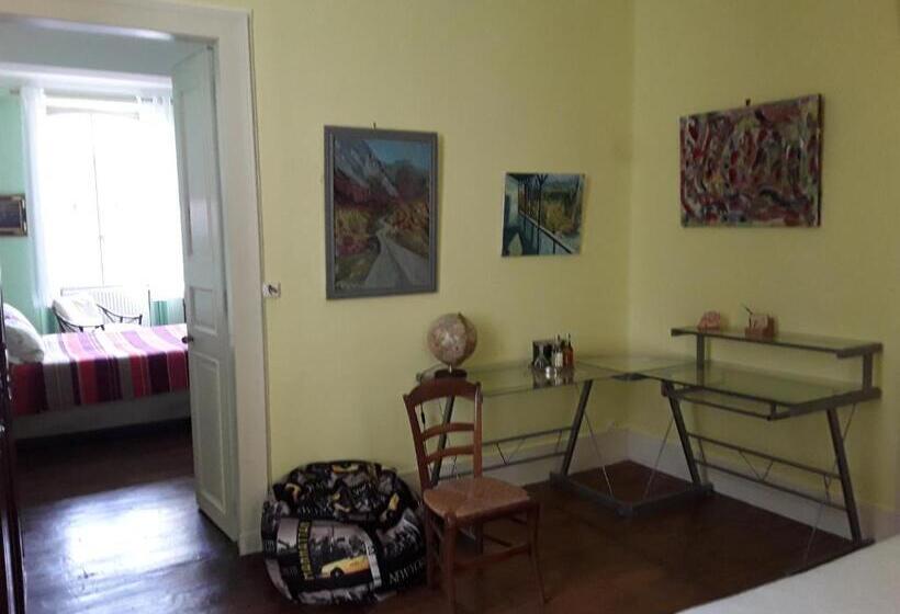 Семейный Номер, La Suite Du Peintre