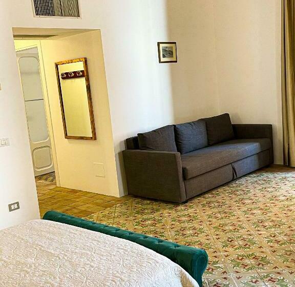 اتاق لوکس, B&b Faraglione