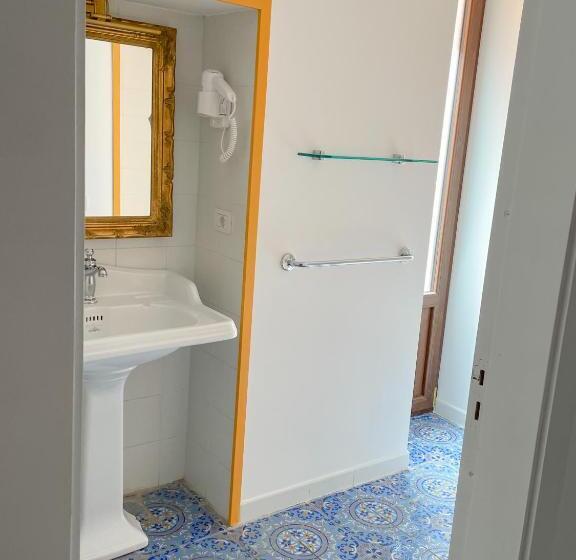 اتاق استاندارد با تخت بزرگ, B&b Faraglione