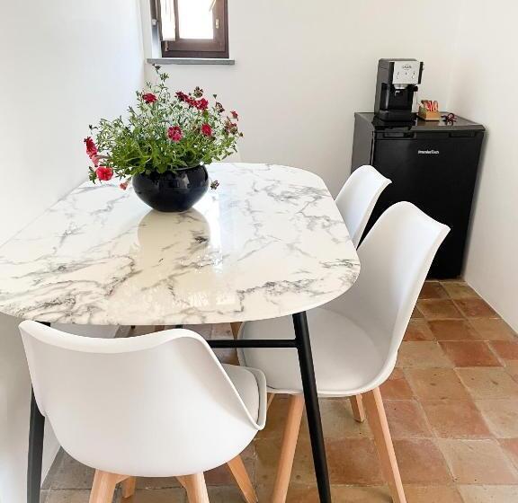 اتاق استاندارد با بالکن, B&b Faraglione