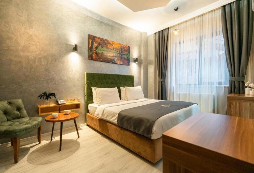 اتاق اکونومی, Monezza